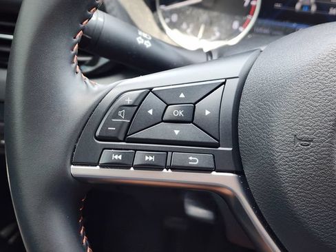 Used 2025 Nissan Sentra SR w/ Midnight Edition FWD image 27