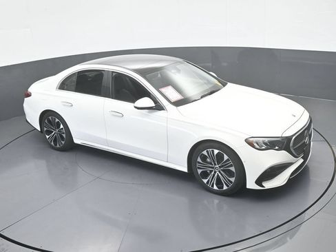 Used 2025 Mercedes-Benz E 350 Sedan image 57