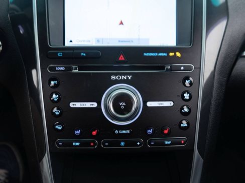 Used 2017 Ford Explorer Sport w/ Equipment Group 401A AWD/4WD image 36