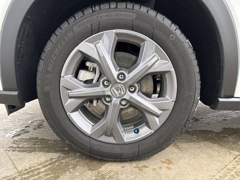 Certified 2026 Honda HR-V LX image 9