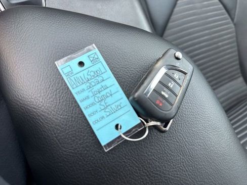 Used 2022 Toyota Camry SE FWD image 22