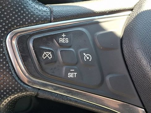 Used 2019 Chevrolet Equinox LT FWD image 23