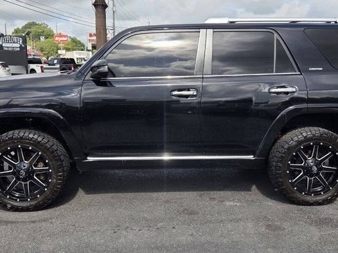 Used 2017 Toyota 4Runner Limited AWD/4WD image 3