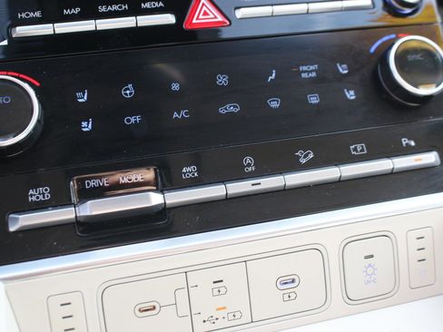 Used 2024 Hyundai Santa Fe Calligraphy AWD/4WD image 27