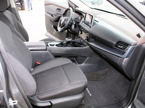 Used 2023 Nissan Rogue S AWD/4WD image 14