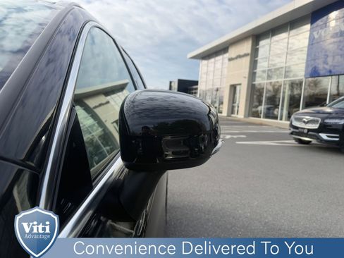 Certified 2023 Volvo XC60 B5 Ultimate w/ Climate Package image 11