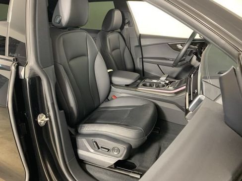 Used 2025 Audi Q8 Premium Plus AWD/4WD image 38