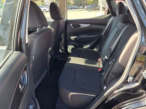 Used 2019 Nissan Rogue Sport S image 9