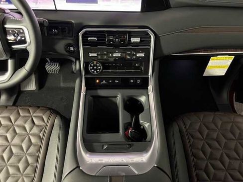 New 2026 Nissan Armada Platinum Reserve image 10