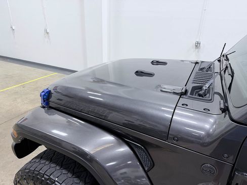 Used 2022 Jeep Gladiator Sport AWD/4WD image 13