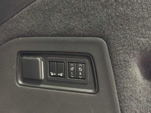 Used 2022 Cadillac Escalade Sport AWD/4WD image 42
