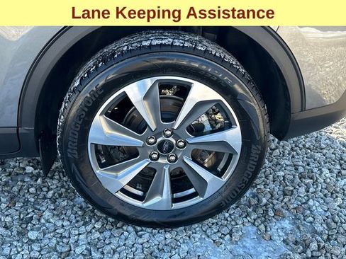 Used 2025 Ford Escape Platinum image 9