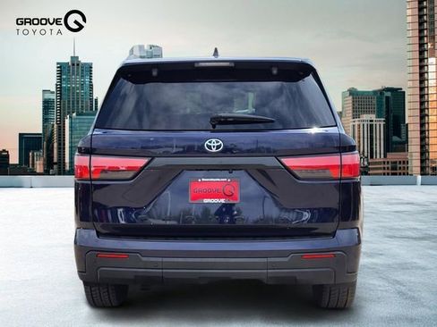 Used 2024 Toyota Sequoia SR5 w/ SR5 Premium Package AWD/4WD image 5