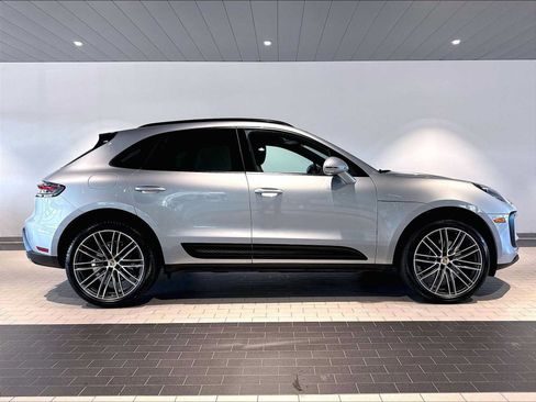 Used 2026 Porsche Macan AWD/4WD image 11