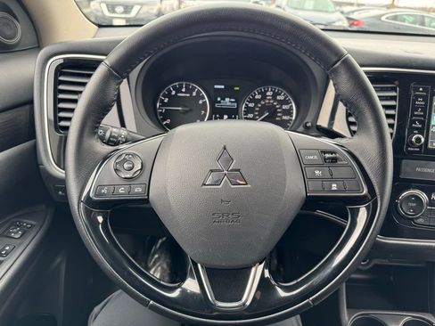 Used 2016 Mitsubishi Outlander ES image 18