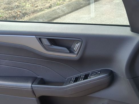 Used 2025 Ford Escape Active w/ Cold Weather Package image 13