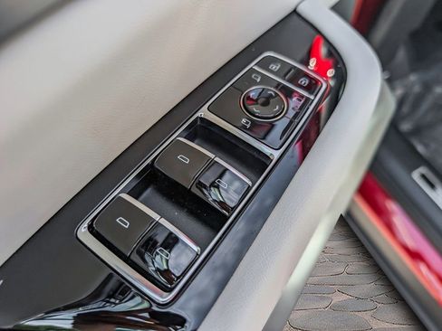 New 2026 Cadillac Vistiq Sport image 11