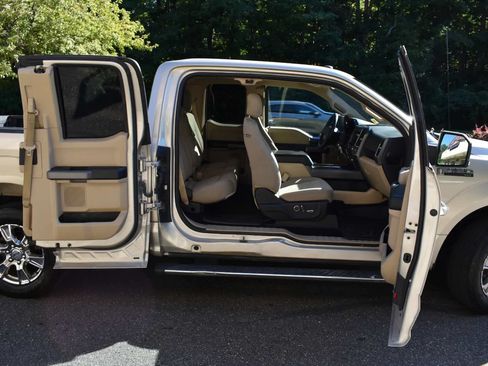 Used 2017 Ford F150 XLT w/ Equipment Group 302A Luxury RWD image 45