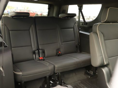 New 2026 Chevrolet Suburban Premier w/ Sun And Tow Package AWD/4WD image 35