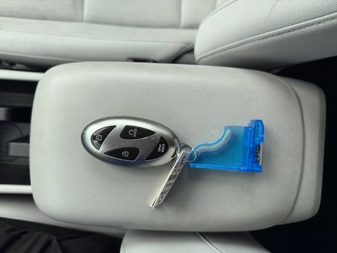 Used 2024 Hyundai Kona SEL AWD/4WD image 30