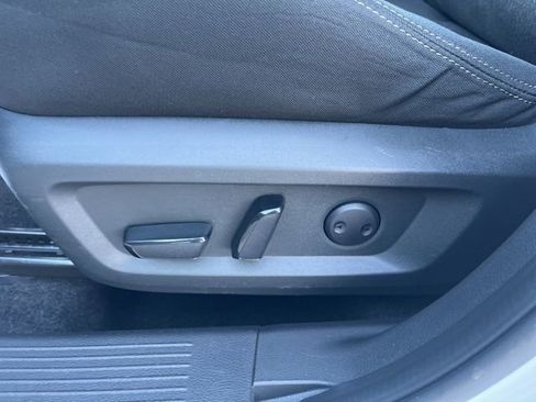 Used 2024 Nissan Rogue SV image 19