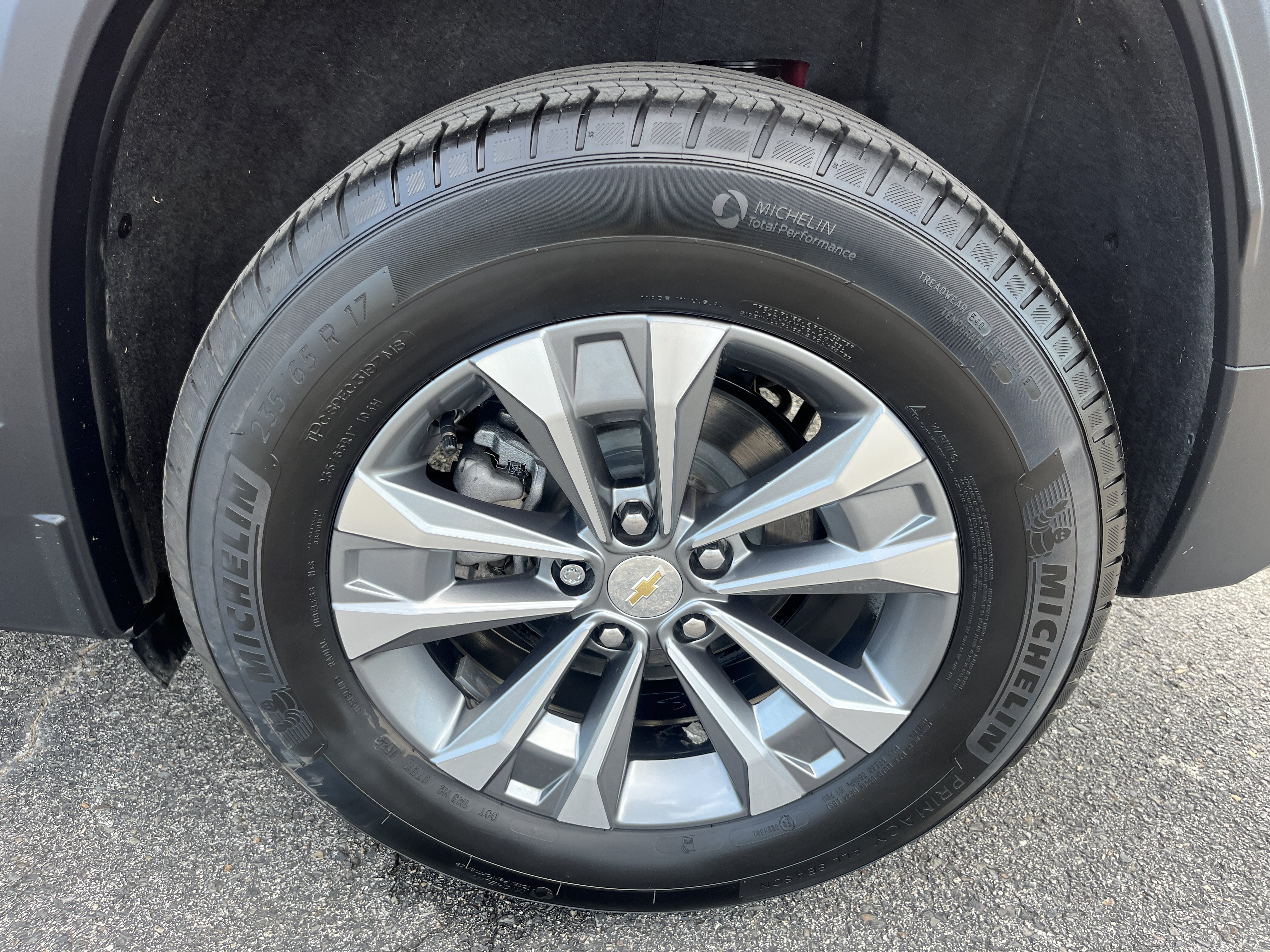 Used 2025 Chevrolet Equinox LT w/ Convenience Package II AWD/4WD image 9