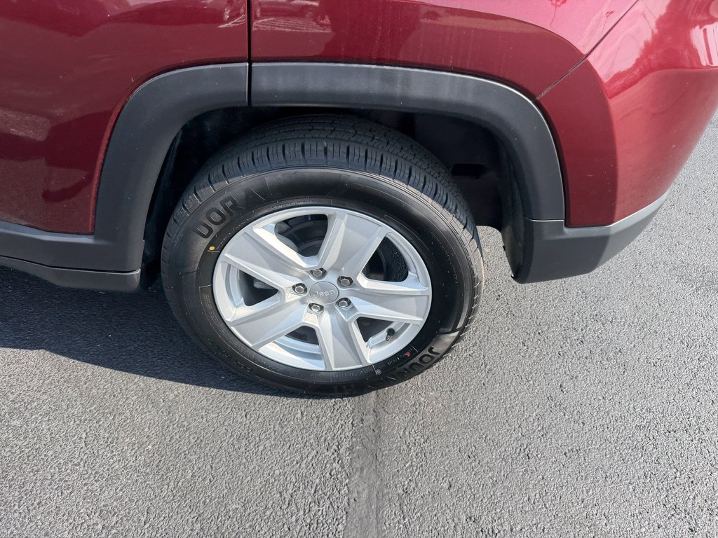 Used 2022 Jeep Compass Latitude AWD/4WD image 14