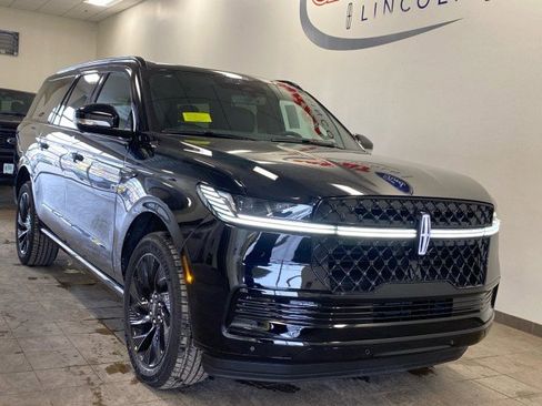 New 2026 Lincoln Navigator L Reserve w/ Jet Appearance Package image 2