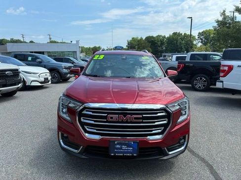 Used 2023 GMC Terrain SLT AWD/4WD image 3