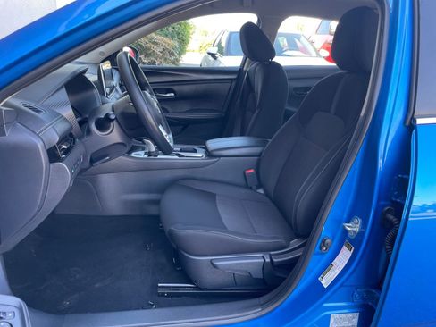 Used 2025 Nissan Sentra SV image 36