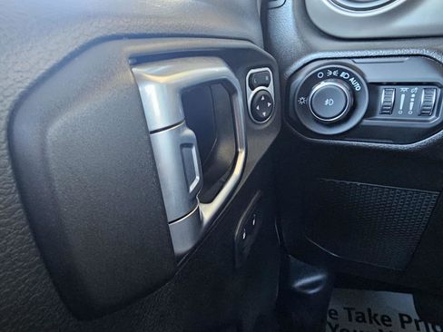 Used 2019 Jeep Wrangler Unlimited Sport S image 24