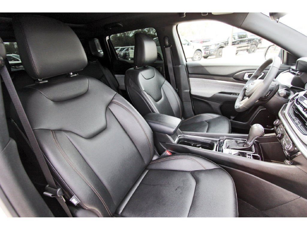 Used 2024 Jeep Compass Latitude w/ Sun and Sound Group AWD/4WD image 32
