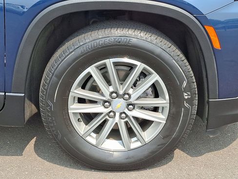 Used 2023 Chevrolet Traverse LT image 8