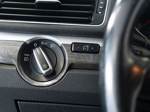 Used 2016 Volkswagen Passat 1.8T SE image 18