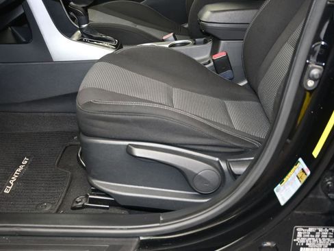 Used 2016 Hyundai Elantra GT FWD image 20