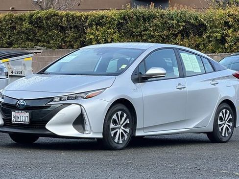 Used 2022 Toyota Prius Prime LE image 11