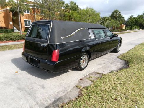 Used 2003 Cadillac De Ville Hearse image 2