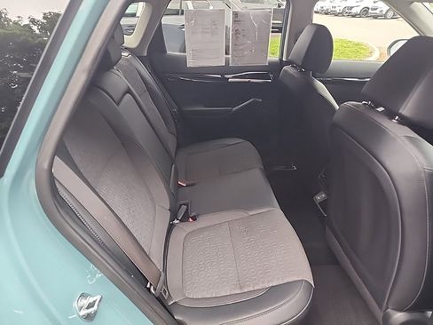 Used 2025 Kia Seltos S AWD/4WD image 25
