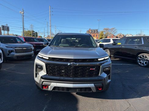 New 2026 Chevrolet Traverse Z71 w/ Enhanced Driving Package image 2