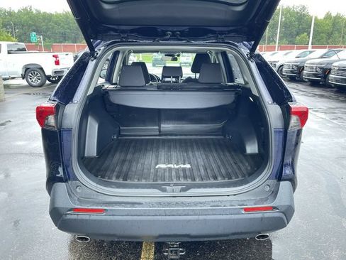 Used 2022 Toyota RAV4 XLE AWD/4WD image 25
