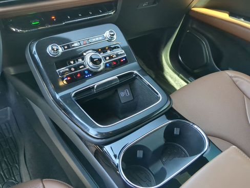 Used 2023 Lincoln Nautilus Reserve image 20