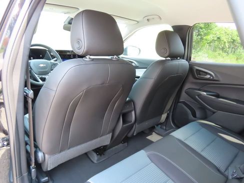 New 2026 Chevrolet Trax LT w/ LT Convenience Package FWD image 22
