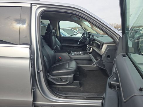 Used 2024 Ford Expedition Max XLT image 14