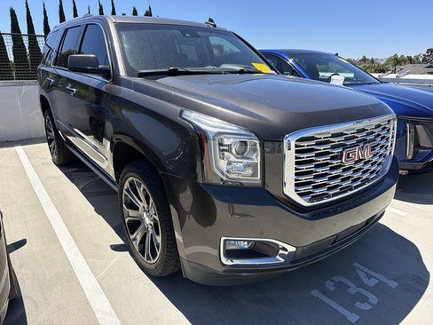 Used 2020 GMC Yukon Denali w/ Open Road Package AWD/4WD image 3
