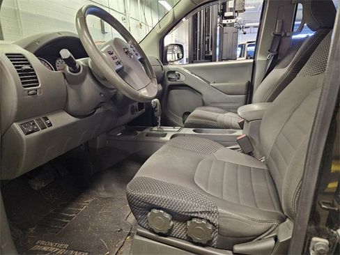 Used 2019 Nissan Frontier Desert Runner image 10