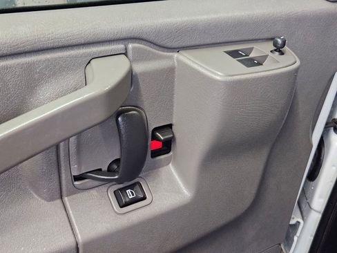 Used 2020 Chevrolet Express 3500 LT w/ LT Preferred Equipment Group image 11