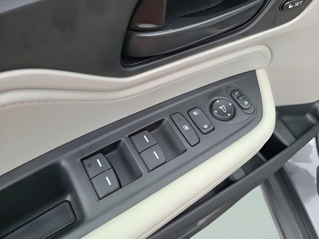New 2027 Honda Odyssey EX-L image 23