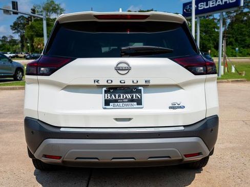 Used 2023 Nissan Rogue SV FWD image 5