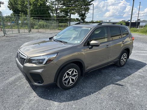 Used 2021 Subaru Forester Premium AWD/4WD image 4