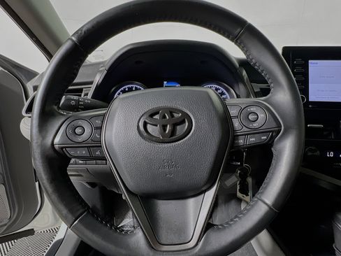 Used 2022 Toyota Camry SE image 18